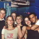 105 gruppenbild vor schiff
