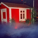 077 schwedenhaus in blauem nebel